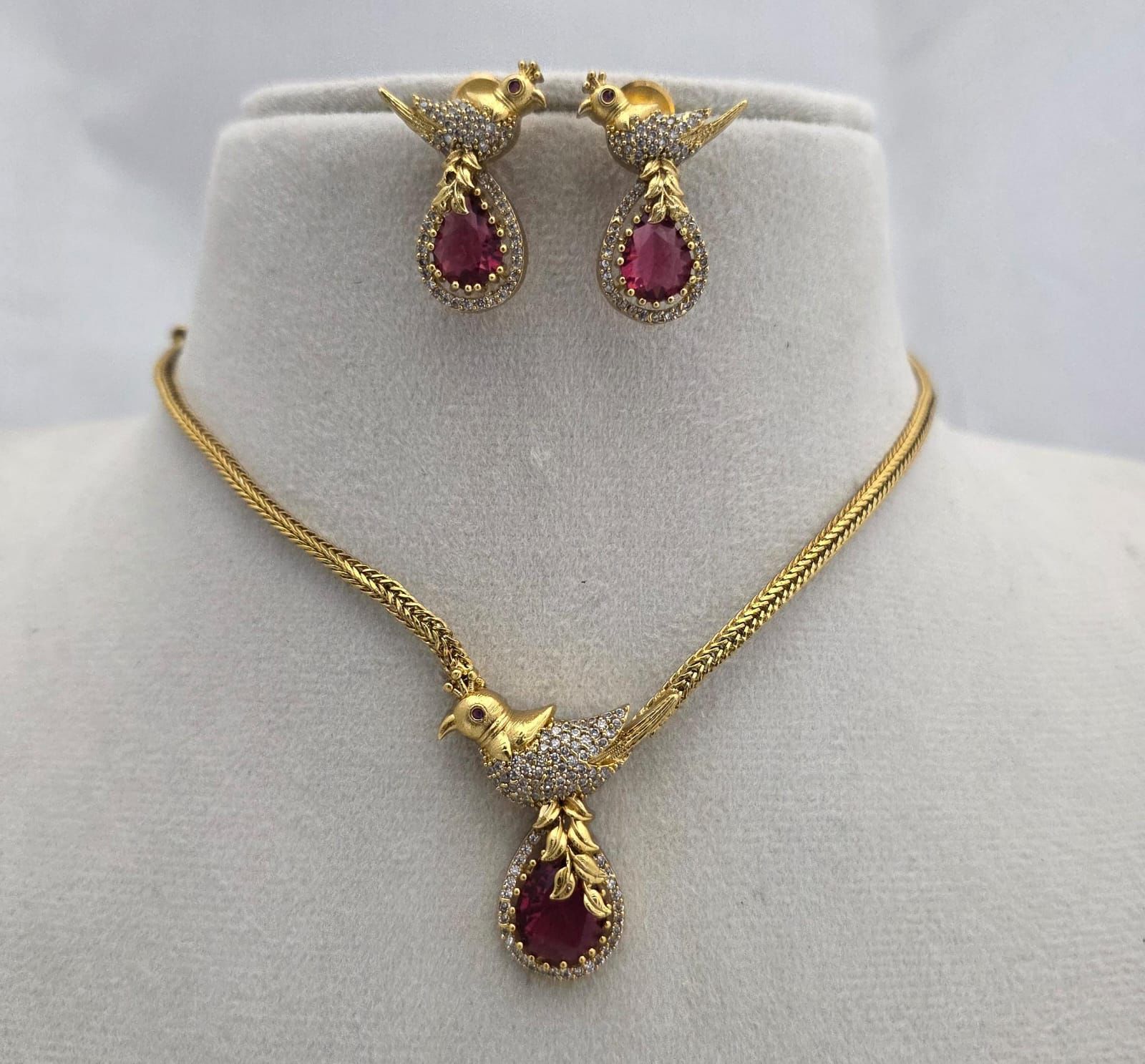 PREMIUM QUALITY NECKLACE