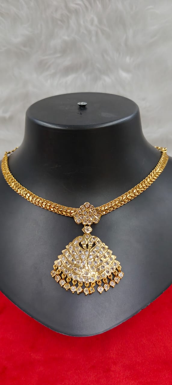 premium quality and vintage style necklace