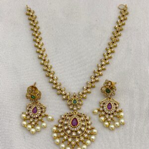 Elegant look necklace