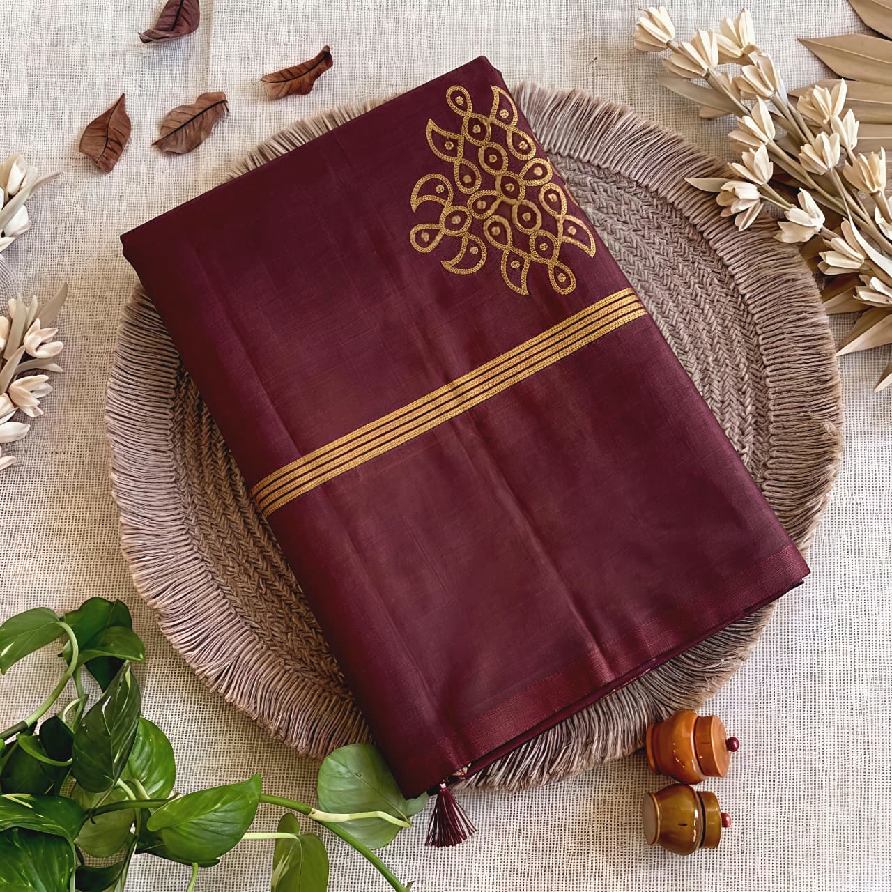 *VINTAGE COLLECTION*  Premium soft silk saree with kolam design