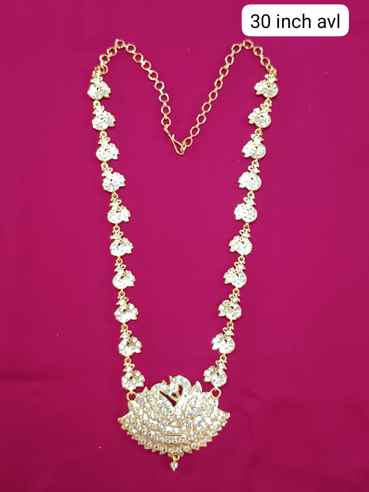long and elegant necklace especilly impon