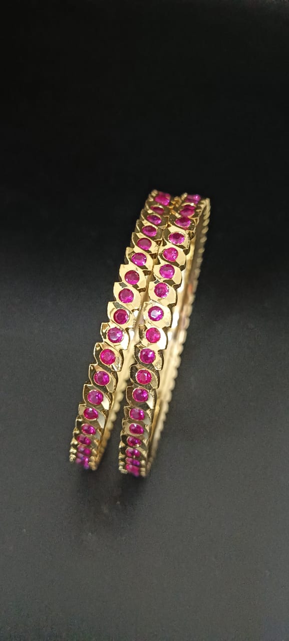 stone and gold covering bangles for all the sizes